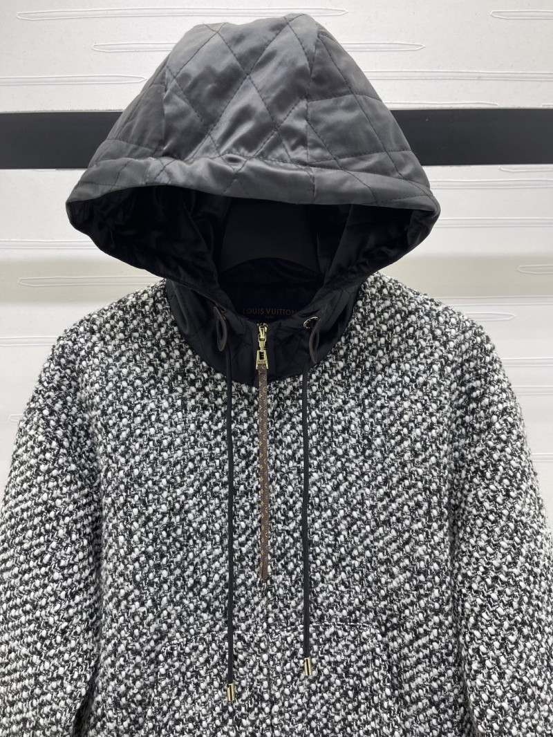 l0vis Vvtt0n outwear